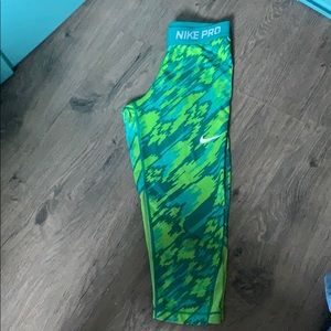 Girls Nike Pro Dry Fit Capri leggings
